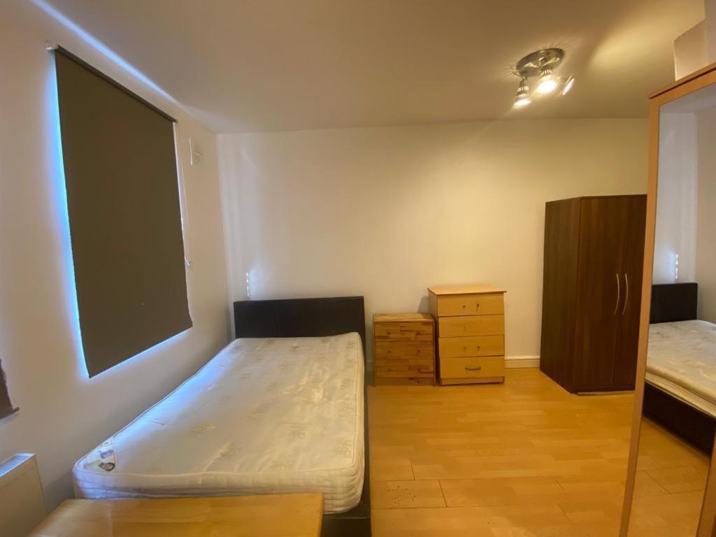 Golders Way Rooms Londyn Zewnętrze zdjęcie